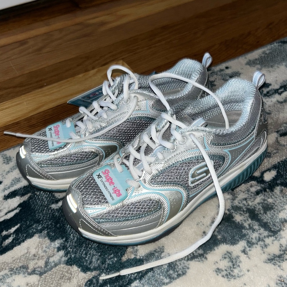 Skechers